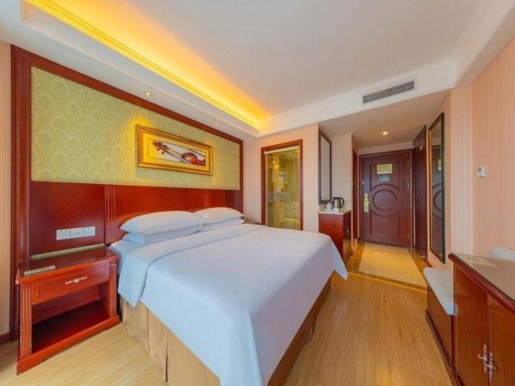Yichang Vienna Hotel Wanda Branch Exterior photo