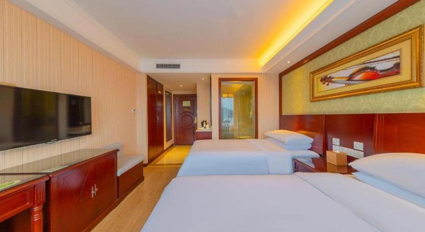 Yichang Vienna Hotel Wanda Branch Exterior photo